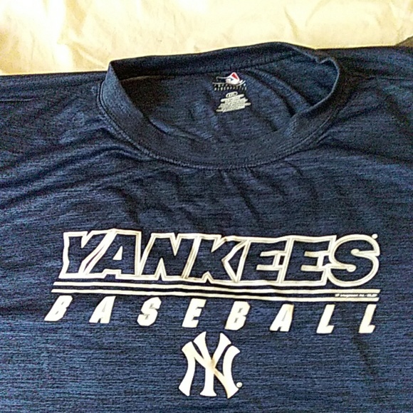 NY Yankees t-shirt - Picture 2 of 3
